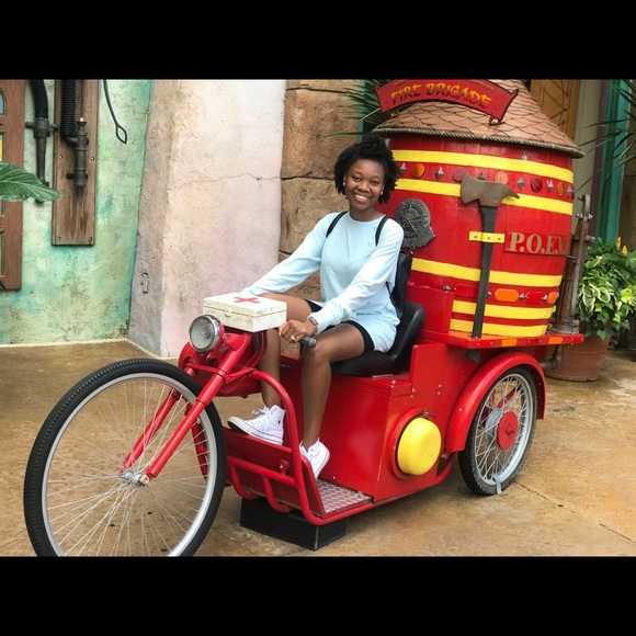 Meet your Posher, Paula - Picture 3 of 3